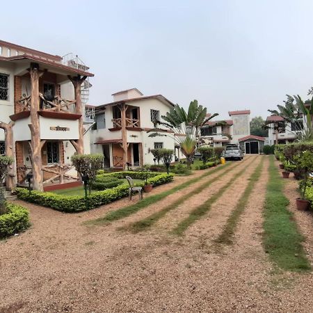 New Hemanjali Resort ボルプル エクステリア 写真