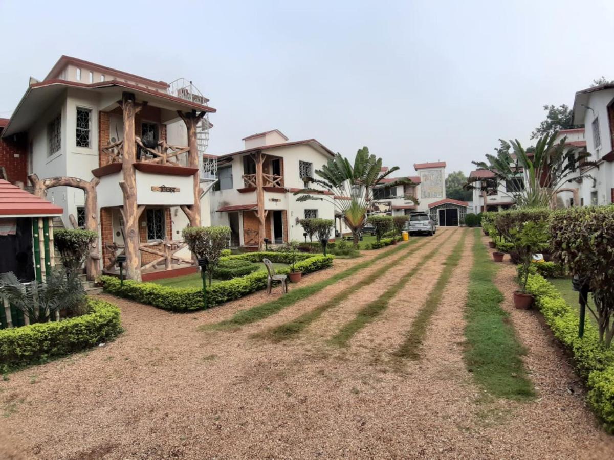 New Hemanjali Resort ボルプル エクステリア 写真